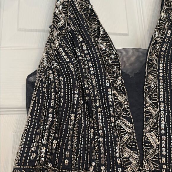 NWT J Kara Women's Beaded Illusion-V-Neck Gown Dress Size 12 Style 5578GR - Picture 4 of 16